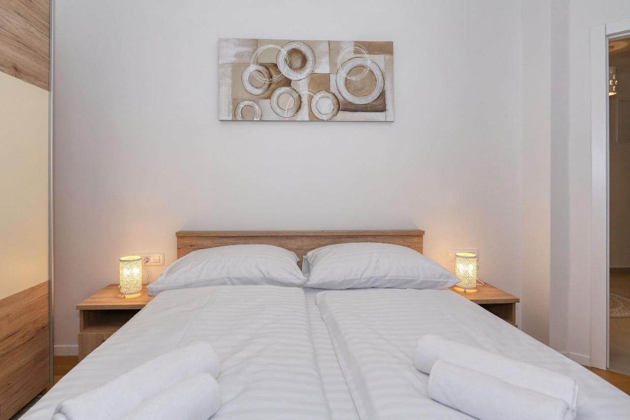 Apartments Perla With Free Parking Zadar Buitenkant foto