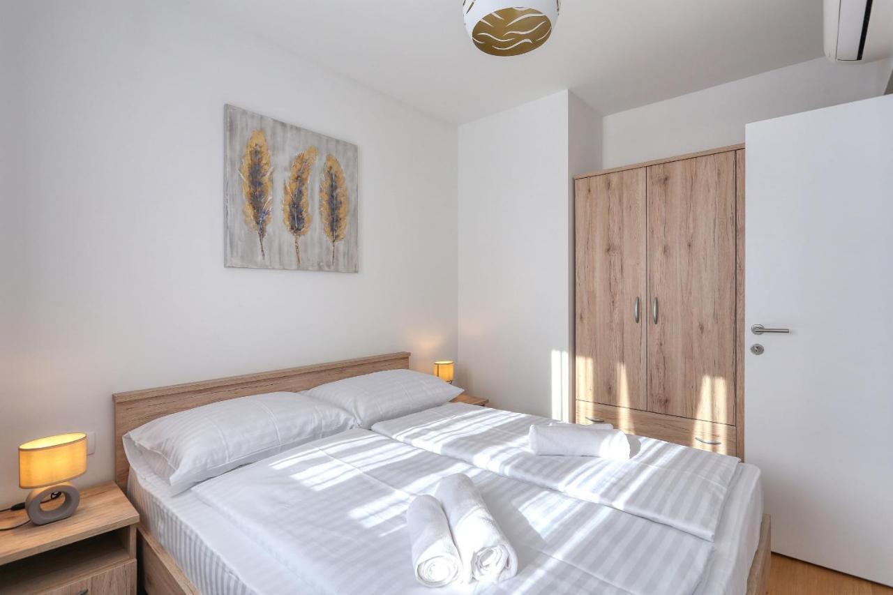 Apartments Perla With Free Parking Zadar Buitenkant foto