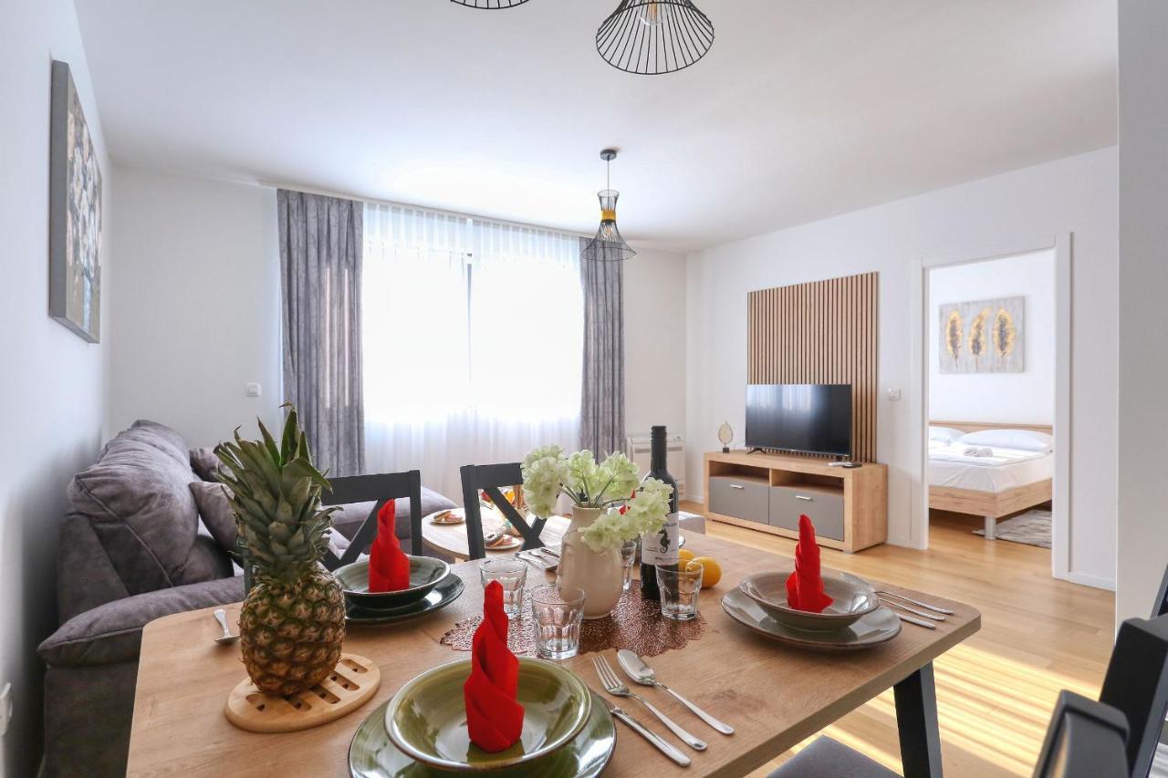 Apartments Perla With Free Parking Zadar Buitenkant foto