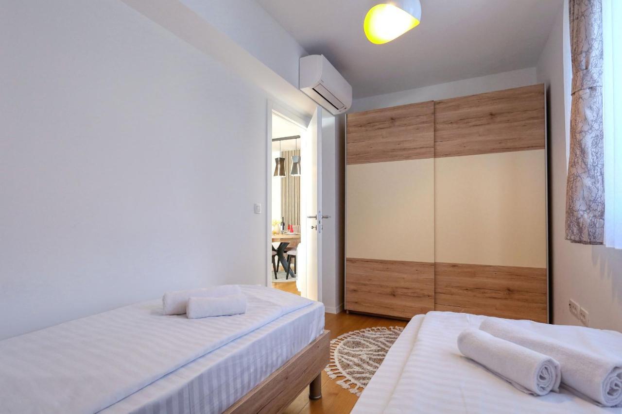 Apartments Perla With Free Parking Zadar Buitenkant foto