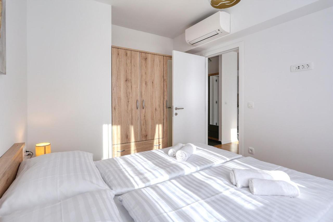 Apartments Perla With Free Parking Zadar Buitenkant foto