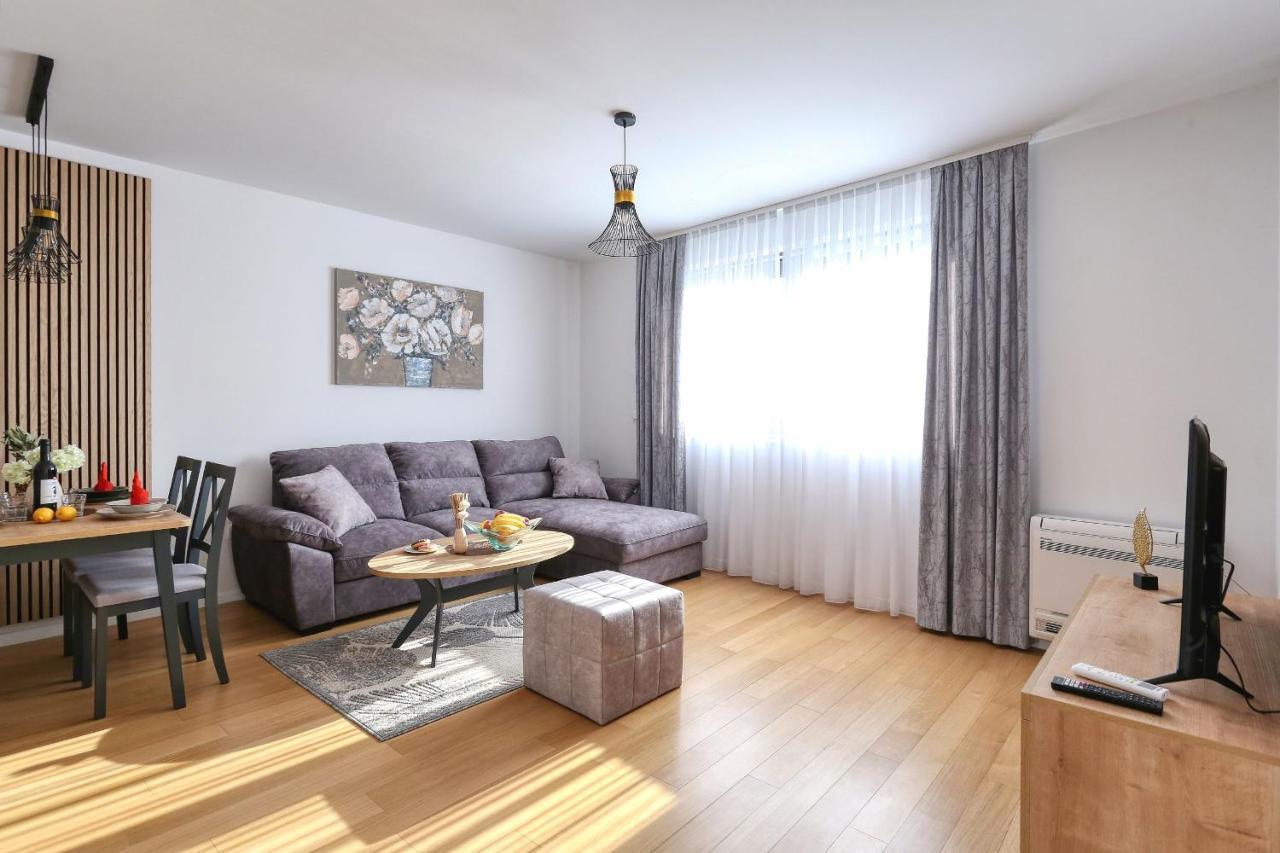 Apartments Perla With Free Parking Zadar Buitenkant foto